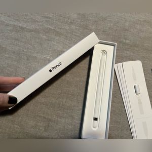 Apple Pencil - 1 generation also includes pencil case for ipad
